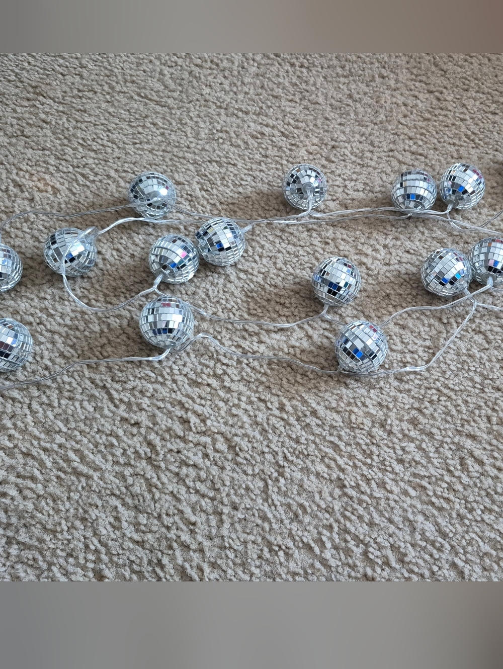 Disco Ball String Lights - Silver Mirror Orbs 9.84 Ft Long. BRAND NEW IN BOX - Picture 2 of 3